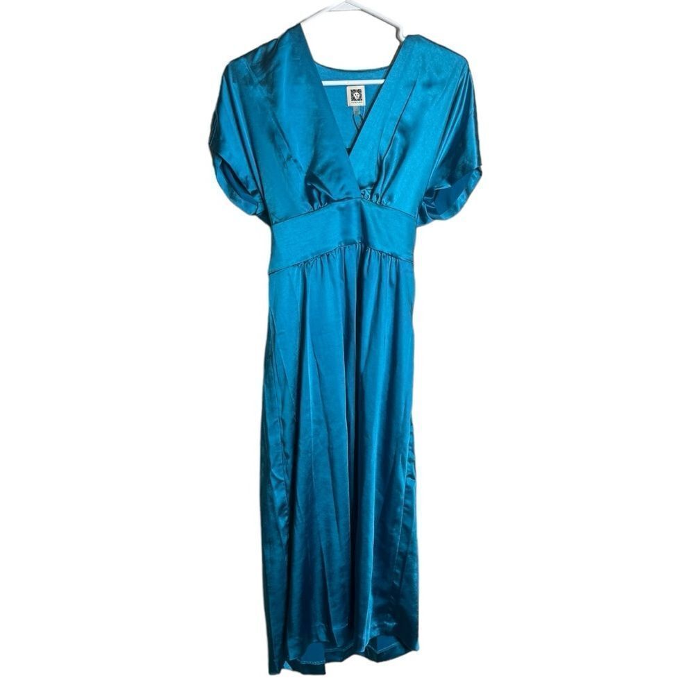 NWT Anne Klein Blue Silky Dress size 4 v neck cap short sleeve